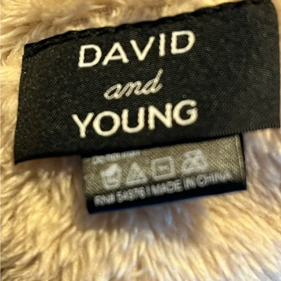 Cute faux fur lined winter hat - Picture 5 of 6